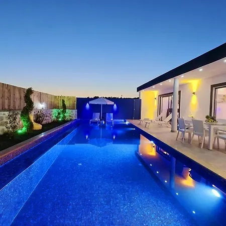 Villa Zeytun- Kalkan'da 2 Yatak Odalı Muhafazakar *