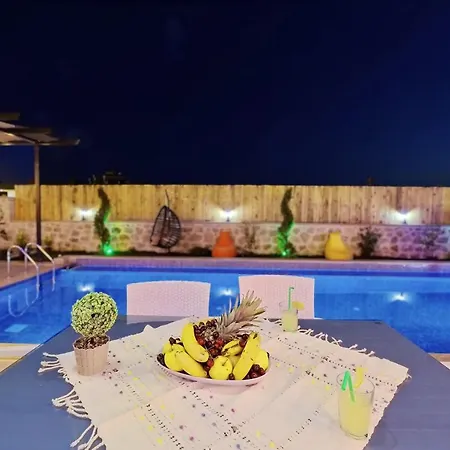 Zeytun- Kalkan'da 2 Yatak Odalı Muhafazakar Villa Fethiye